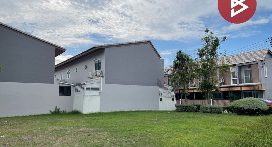 For sale 3 bedrooms townhouse in Mueang Chon Buri, Chonburi