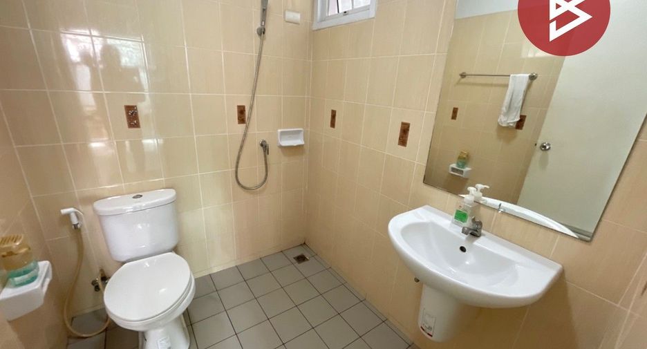 For sale 3 bedrooms townhouse in Mueang Chon Buri, Chonburi