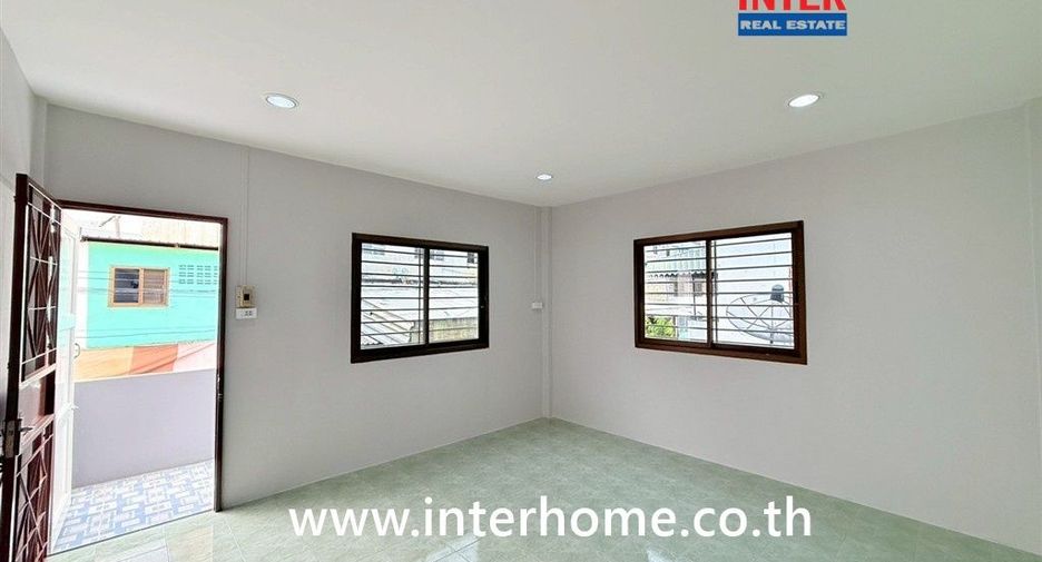 À vendre 2 chambres maison à Krathum Baen, Samut Sakhon