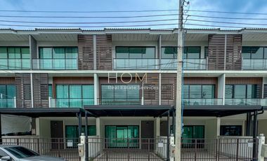 For sale 3 ベッドルーム townhouse in Bang Sao Thong, Samut Prakan