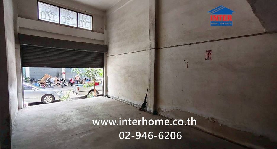 For sale retail Space in Chom Thong, Bangkok