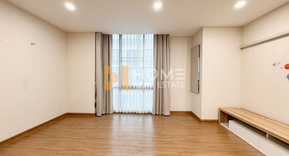 À vendre 3 chambres maison de ville à Suan Luang, Bangkok