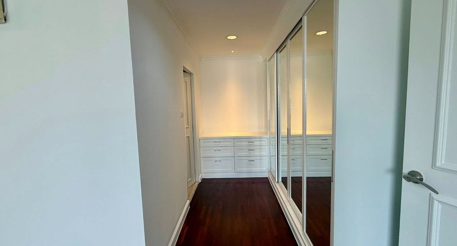 For rent 3 ベッドルーム condo in Watthana, Bangkok