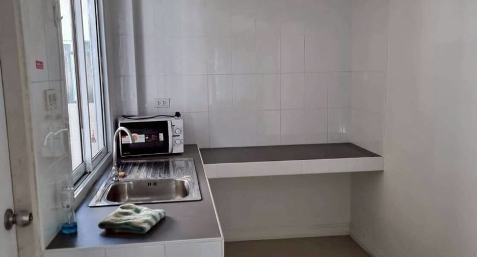 For rent 3 bedrooms house in San Kamphaeng, Chiang Mai