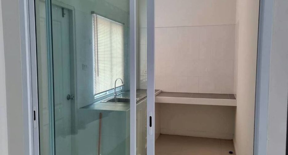 For rent 3 bedrooms house in San Kamphaeng, Chiang Mai
