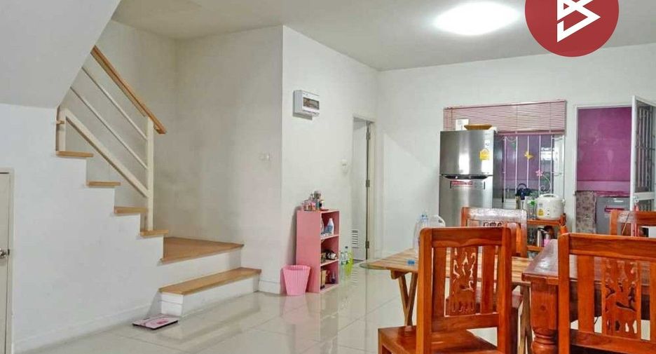 Casa adosada en venta de 3 habitaciones en Mueang Chon Buri, Chonburi