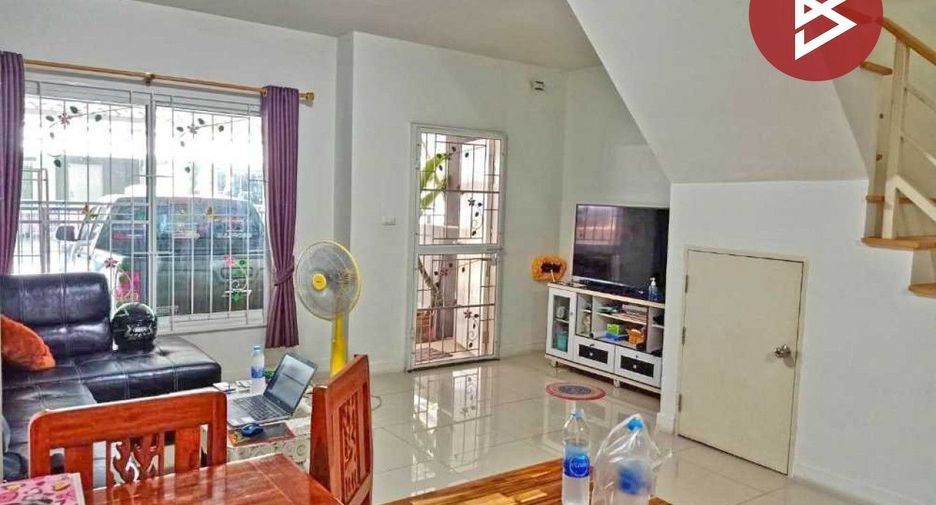 Casa adosada en venta de 3 habitaciones en Mueang Chon Buri, Chonburi