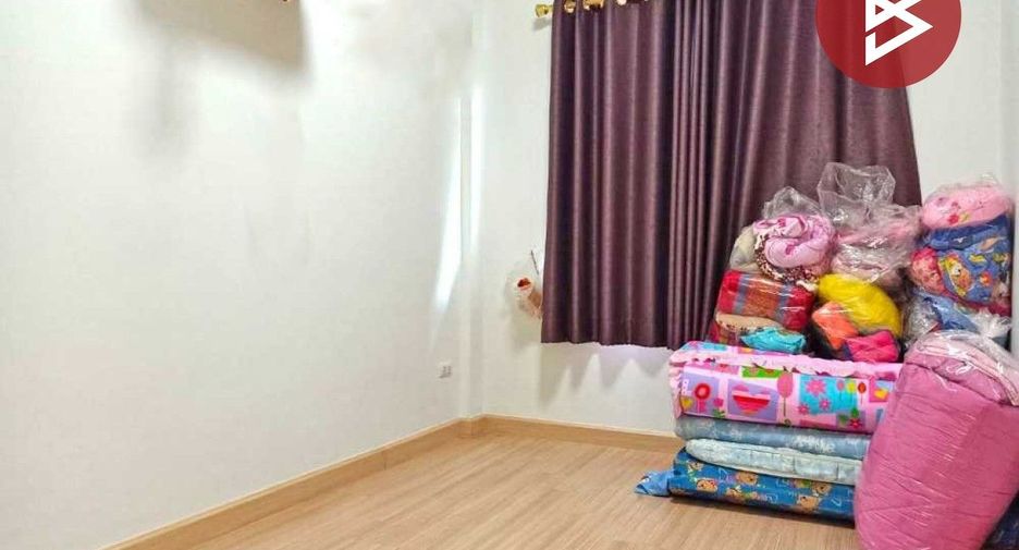 Casa adosada en venta de 3 habitaciones en Mueang Chon Buri, Chonburi