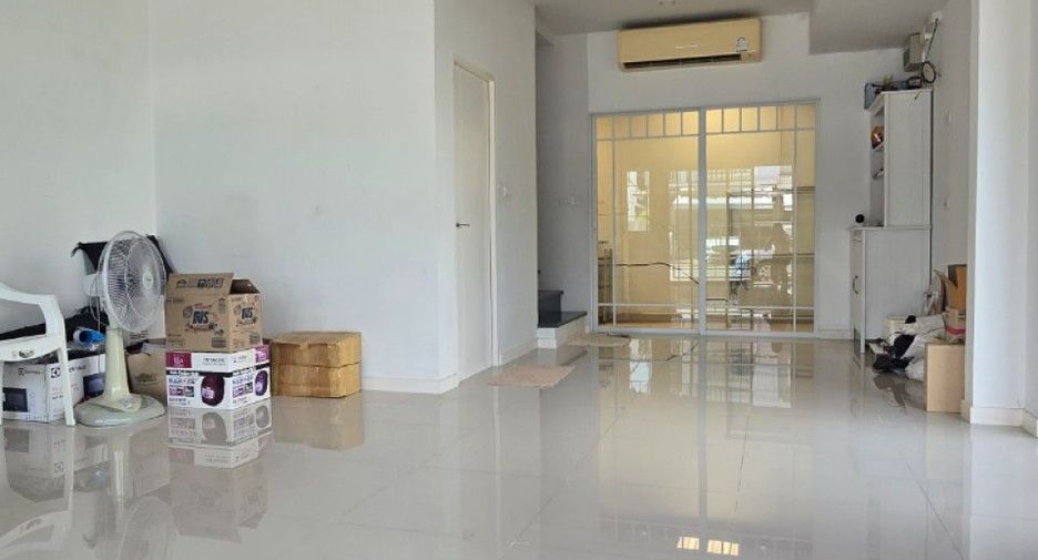 For sale 2 bedrooms townhouse in Bang Phli, Samut Prakan