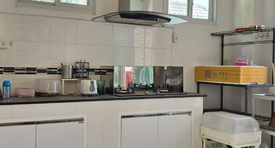 For sale 2 bedrooms townhouse in Bang Phli, Samut Prakan