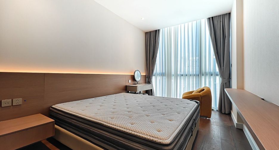 For rent 3 bedrooms condo in Sathon, Bangkok