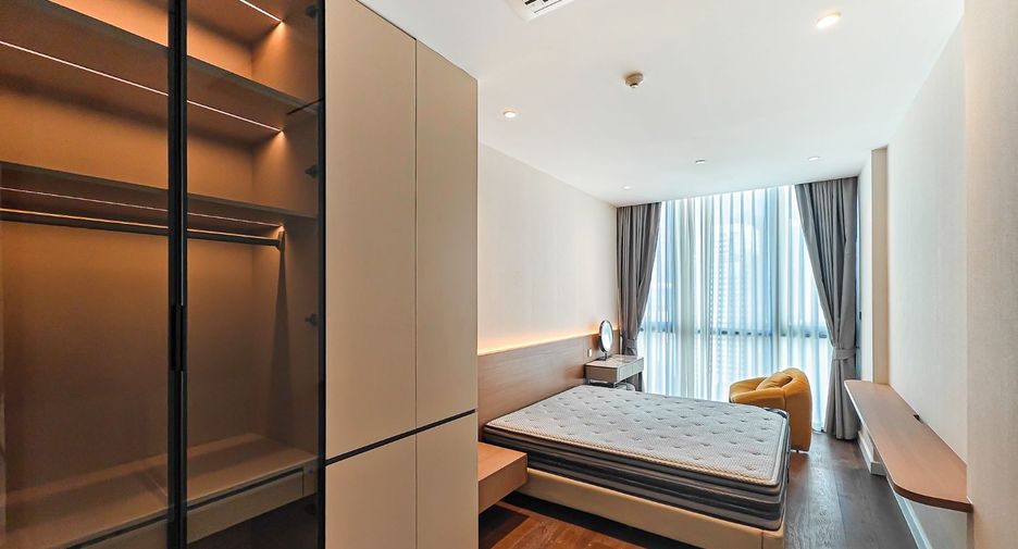 For rent 3 bedrooms condo in Sathon, Bangkok