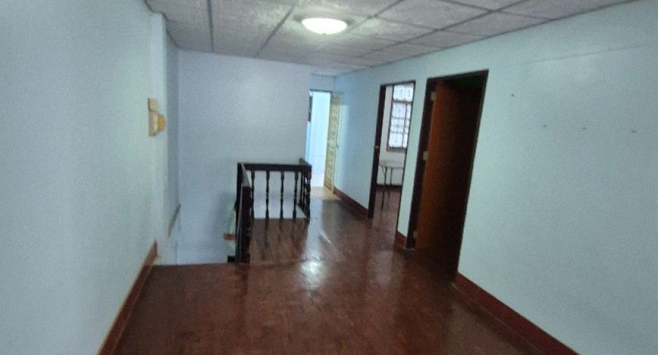 ขาย 3 ห้องนอน ทาวน์เฮ้าส์ ใน เมืองสุราษฎร์ธานี, สุราษฎร์ธานี