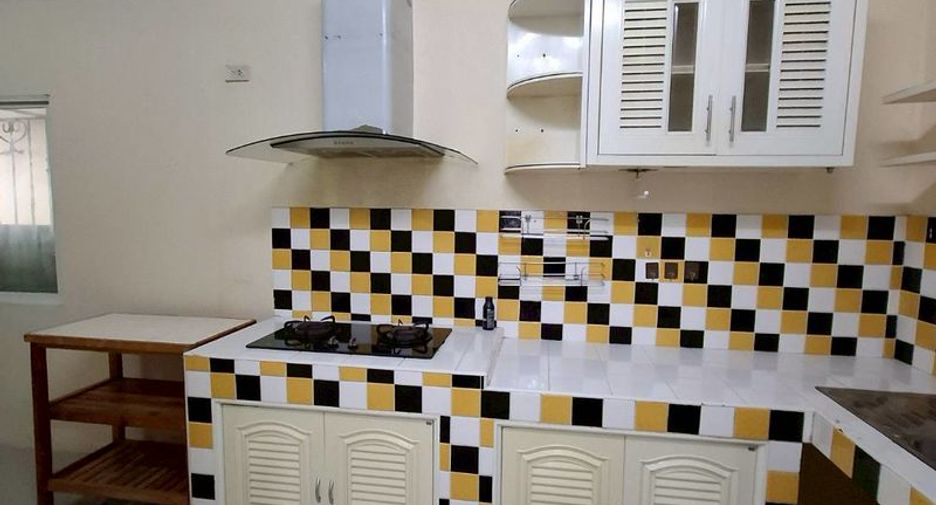 For rent 3 bedrooms house in Saraphi, Chiang Mai