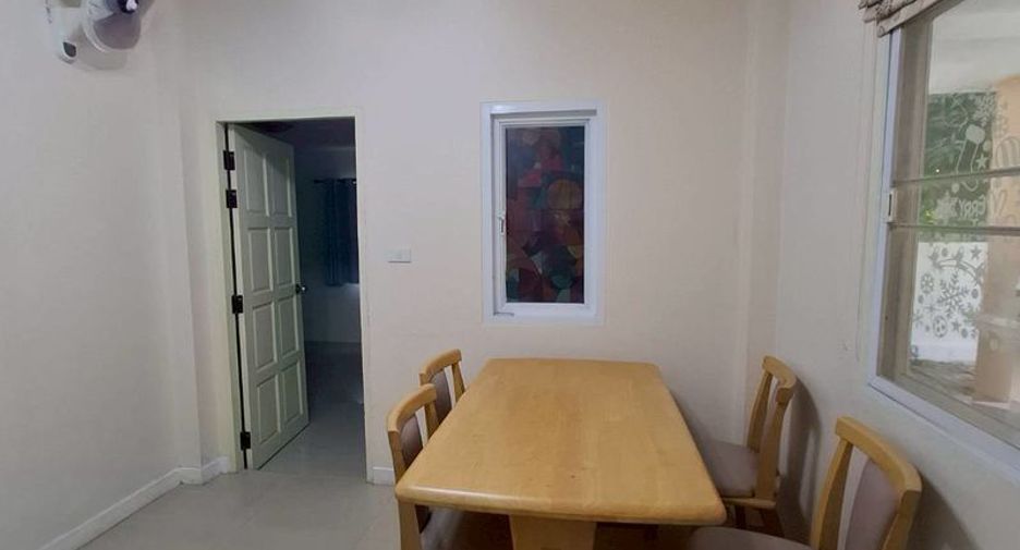 For rent 3 bedrooms house in Saraphi, Chiang Mai
