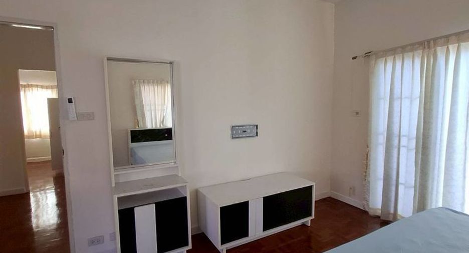 For rent 3 bedrooms house in Saraphi, Chiang Mai