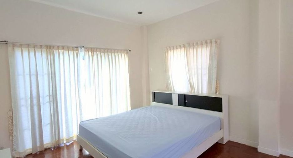 For rent 3 bedrooms house in Saraphi, Chiang Mai