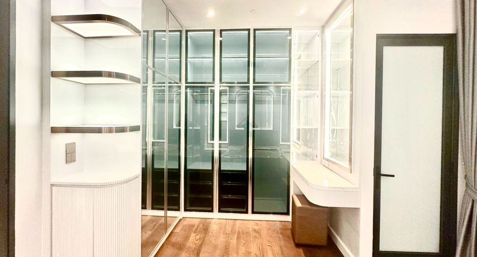 For rent 1 bed condo in Sathon, Bangkok