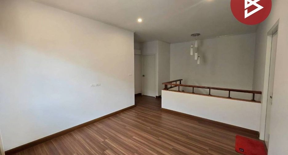 Haus zum Kauf mit 4 Zimmer in Thanyaburi, Pathum Thani