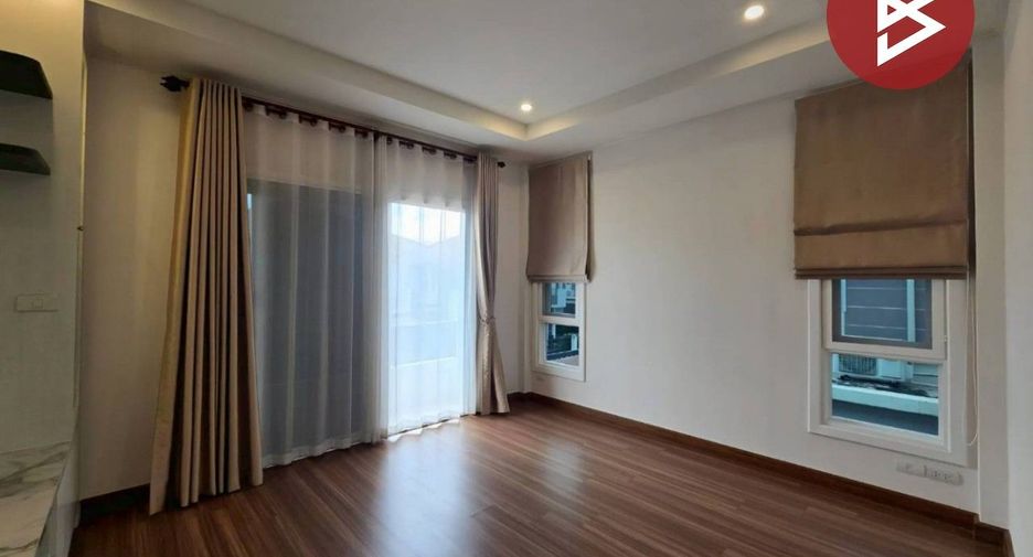 Haus zum Kauf mit 4 Zimmer in Thanyaburi, Pathum Thani