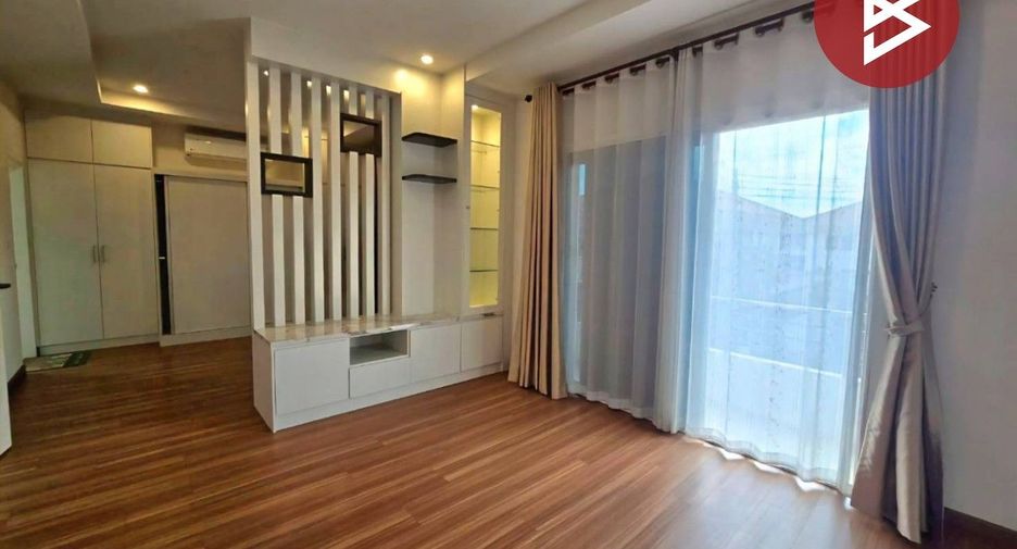 Haus zum Kauf mit 4 Zimmer in Thanyaburi, Pathum Thani