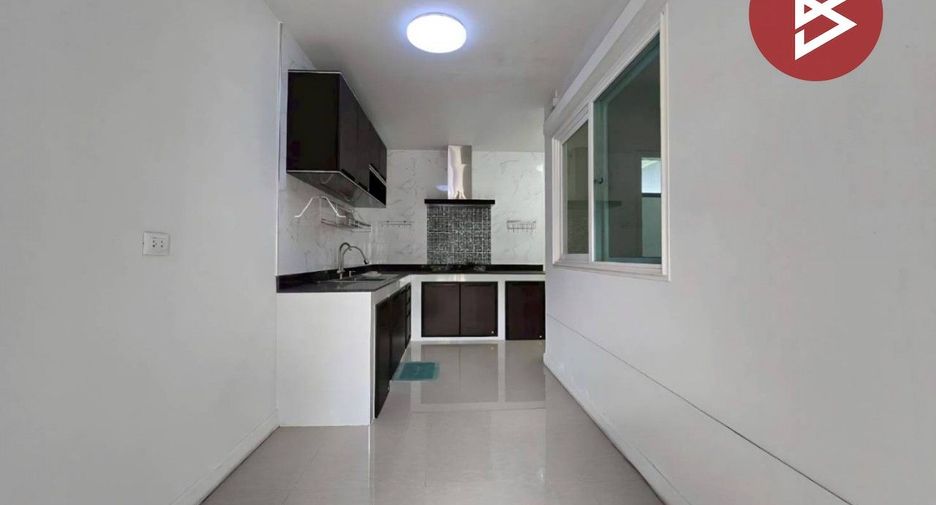 Haus zum Kauf mit 4 Zimmer in Thanyaburi, Pathum Thani