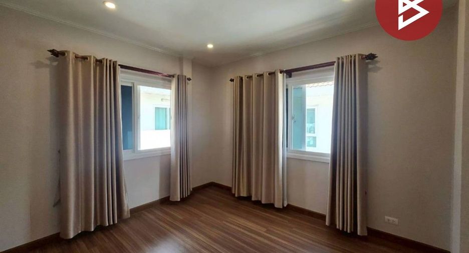 Haus zum Kauf mit 4 Zimmer in Thanyaburi, Pathum Thani