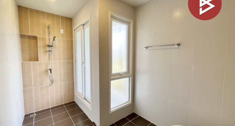 Casa adosada en venta de 4 habitaciones en Bang Yai, Nonthaburi