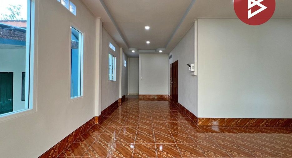 À vendre 3 chambres maison à Phanat Nikhom, Chonburi