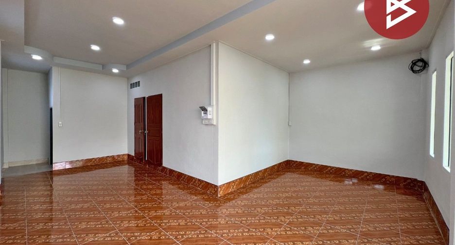 À vendre 3 chambres maison à Phanat Nikhom, Chonburi