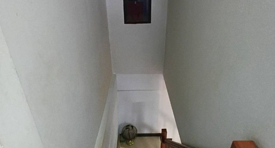 Casa adosada en venta de 3 habitaciones en Khlong Sam Wa, Bangkok