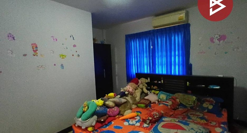 Casa adosada en venta de 3 habitaciones en Khlong Sam Wa, Bangkok