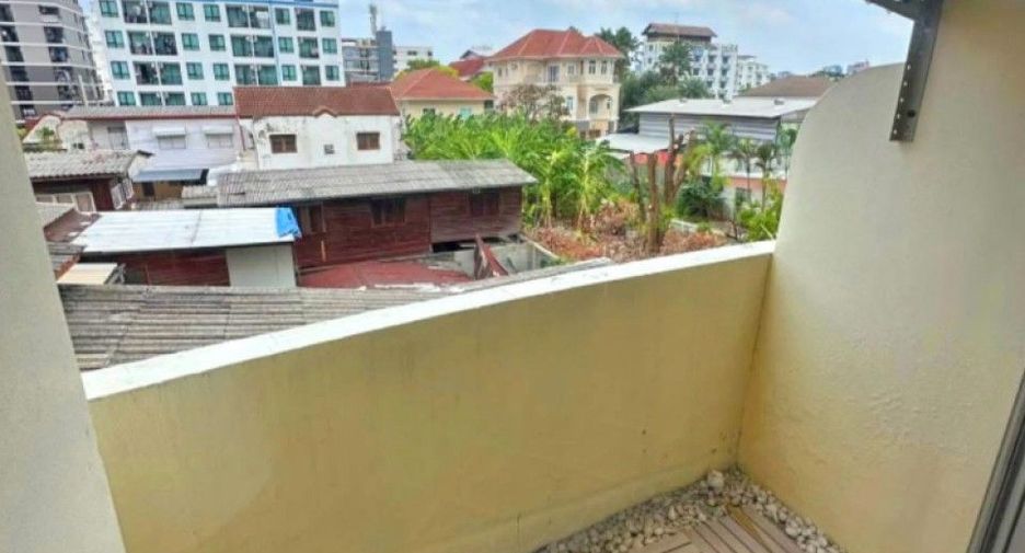 For sale 1 bed condo in Wang Thonglang, Bangkok