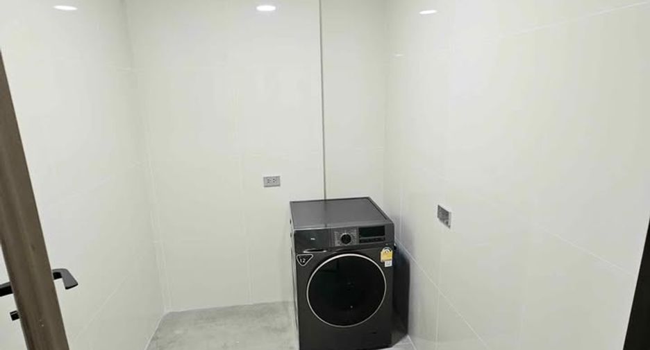 Аренда и продажа 3 спальни кондо в Кхлонг Тоеи, Бангкок