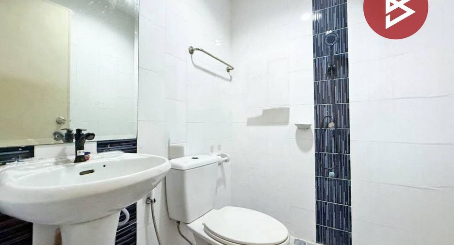 For sale 2 bedrooms townhouse in Si Racha, Chonburi