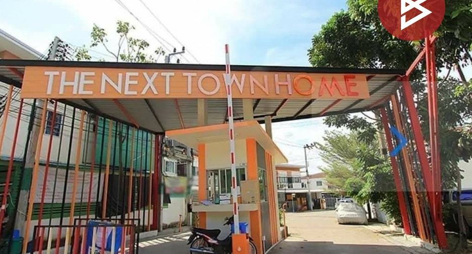 For sale 2 bedrooms townhouse in Si Racha, Chonburi