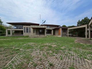 For sale 5 bedrooms house in Taling Chan, Bangkok