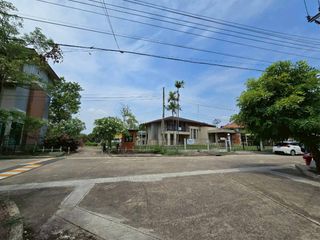 For sale 5 bedrooms house in Taling Chan, Bangkok