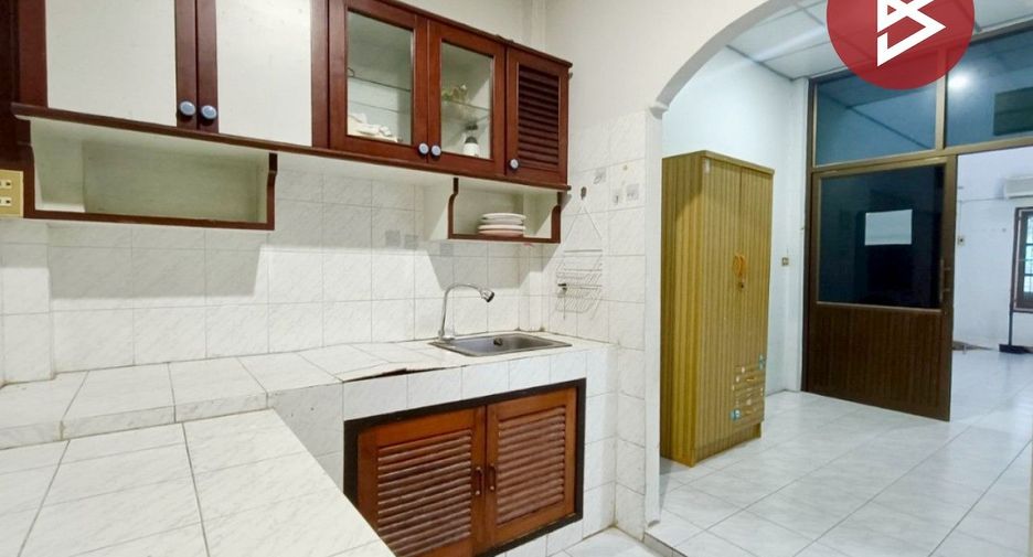 Reihenhaus zum Kauf mit 2 Zimmer in Mueang Samut Songkhram, Samut Songkhram