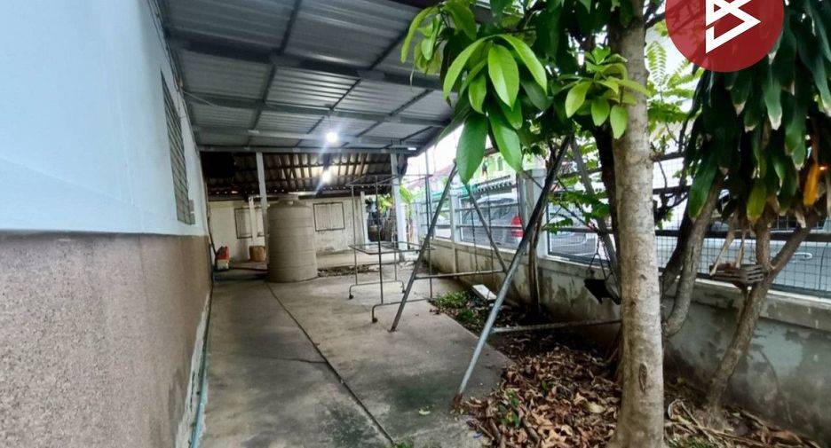 Reihenhaus zum Kauf mit 2 Zimmer in Mueang Samut Songkhram, Samut Songkhram