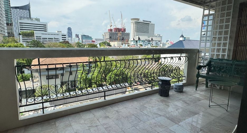 À louer 3 chambres condo à Watthana, Bangkok