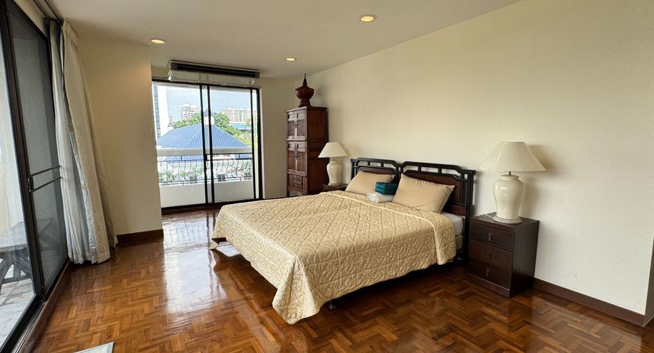 À louer 3 chambres condo à Watthana, Bangkok