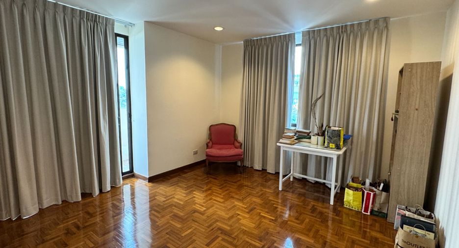 À louer 3 chambres condo à Watthana, Bangkok