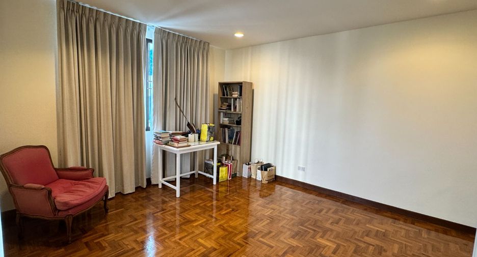 À louer 3 chambres condo à Watthana, Bangkok