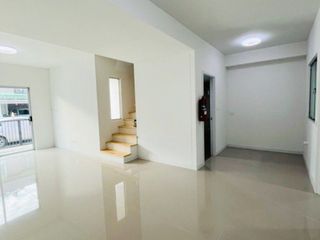 For sale 3 bedrooms townhouse in Mueang Pathum Thani, Pathum Thani