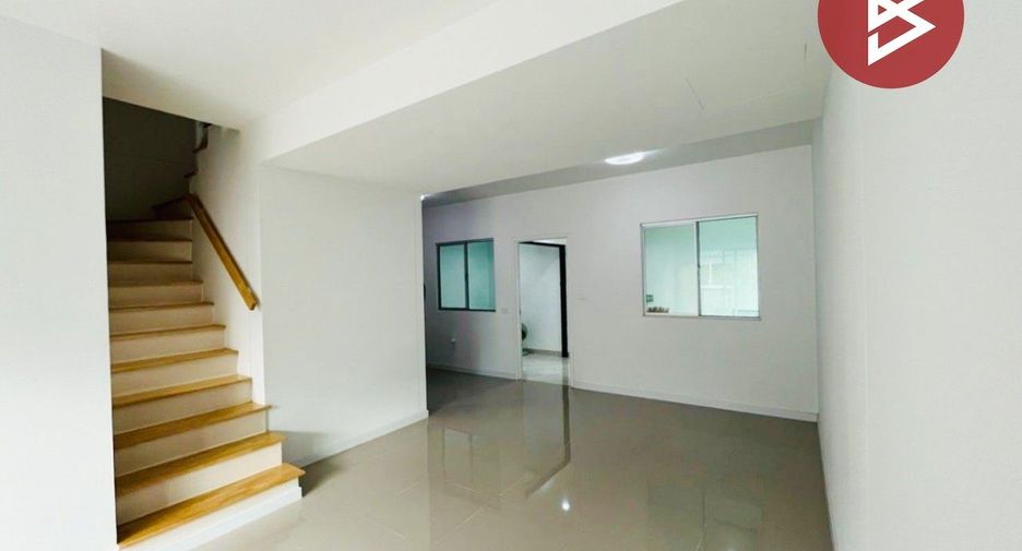 For sale 3 bedrooms townhouse in Mueang Pathum Thani, Pathum Thani
