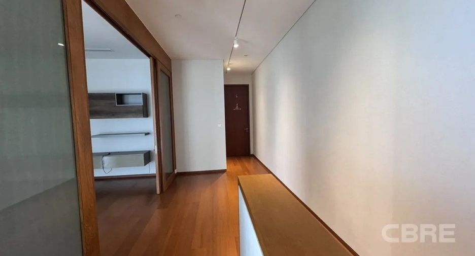 À louer 3 chambres condo à Sathon, Bangkok
