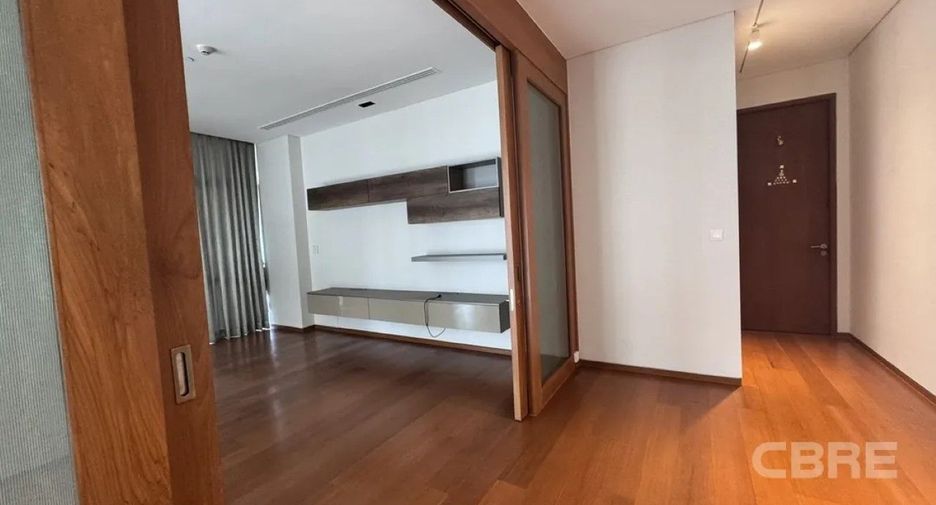 À louer 3 chambres condo à Sathon, Bangkok