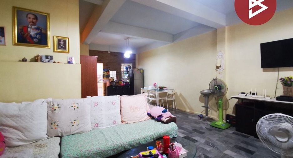 Reihenhaus zum Kauf mit 2 Zimmer in Sai Noi, Nonthaburi