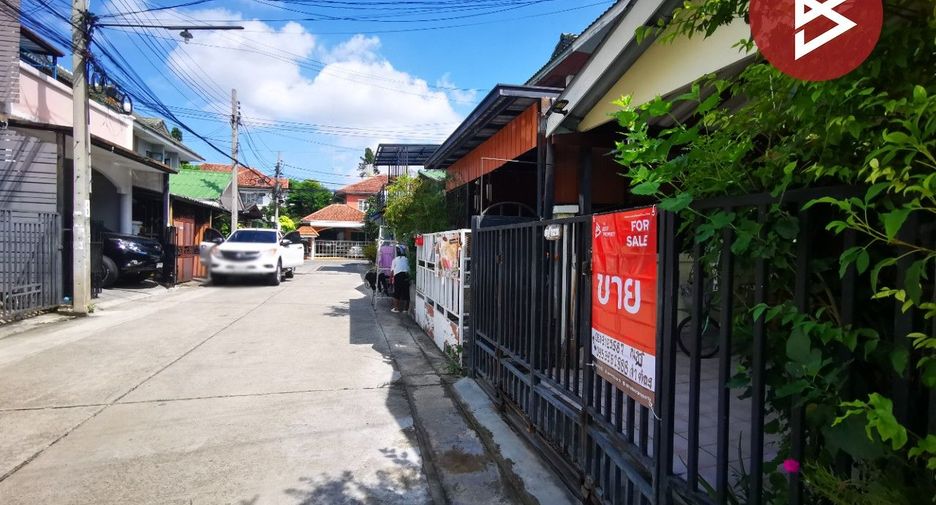 Reihenhaus zum Kauf mit 2 Zimmer in Sai Noi, Nonthaburi